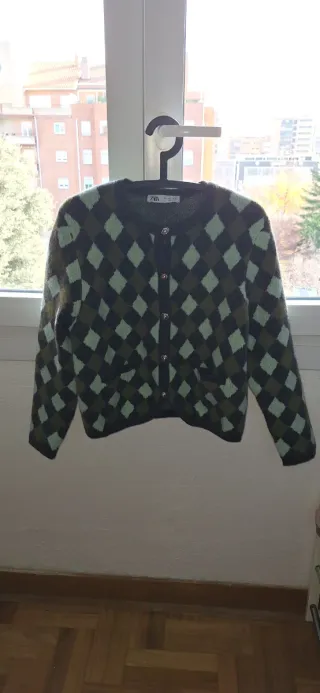 Chaqueta Zara rombos verde y negro