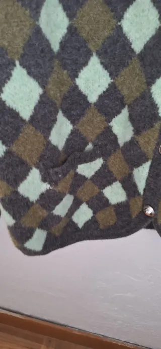 Chaqueta Zara rombos verde y negro