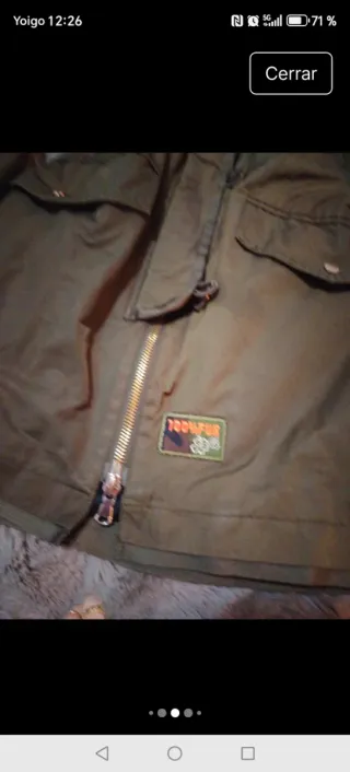 Chaqueta larga Bershka verde militar tipo bomber