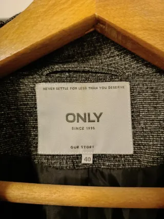 Americana jaspeada gris ONLY