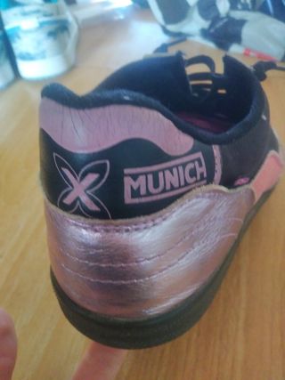 Zapatillas Munich Negras y Rosas