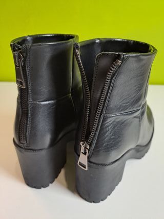 Botines de piel negros con plataforma