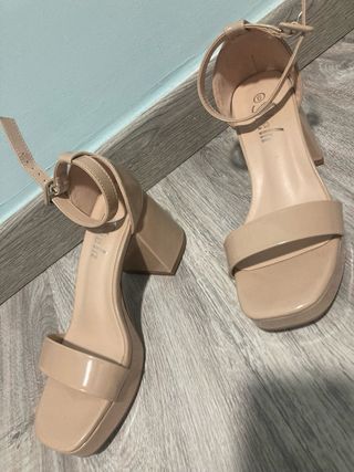Sandalias de fiesta beige
