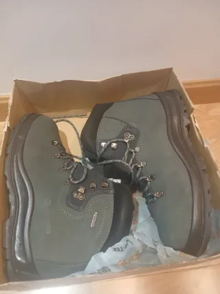 Botas de montaña Gore-Tex