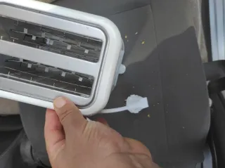 Tostadora de pan blanca