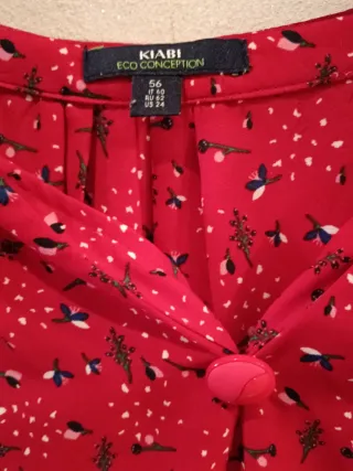 Blusa Kiabi sin mangas floral roja talla grande