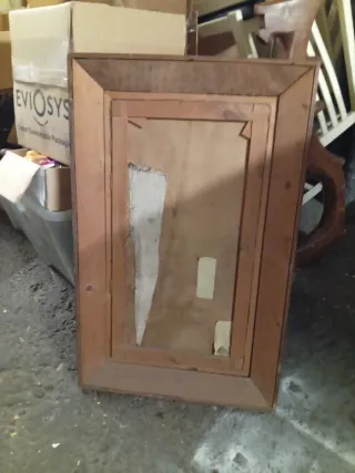 Pintura antigua con marco de madera