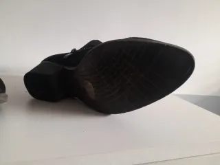 Botines negros tachas hebillas talla 38