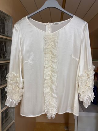 Blusa Amitié blanca con volantes