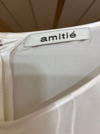 Blusa Amitié blanca con volantes