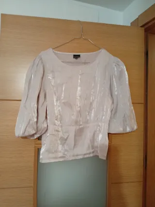 Blusa manga abullonada dorada y rosa