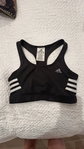 Top deportivo Adidas negro