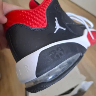 Jordan Max Aura 3 Negro/Rojo