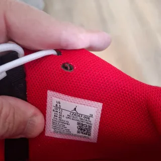 Jordan Max Aura 3 Negro/Rojo