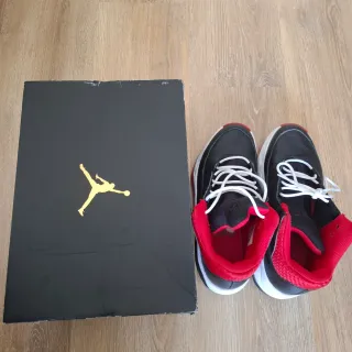 Jordan Max Aura 3 Negro/Rojo