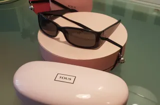 Gafas de sol Tous negras.