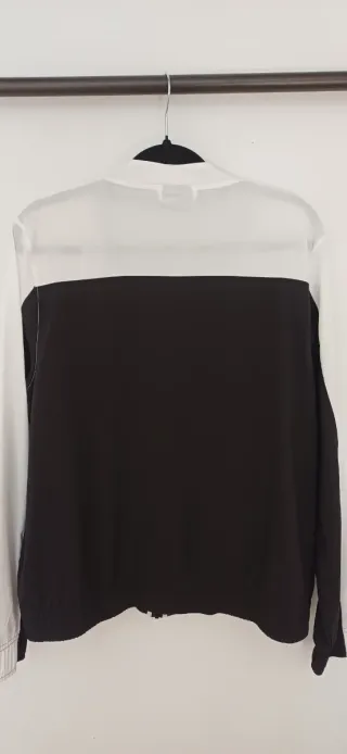 Casaca deportiva Puma