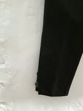 Pantalón traje gris pinzas Mango,