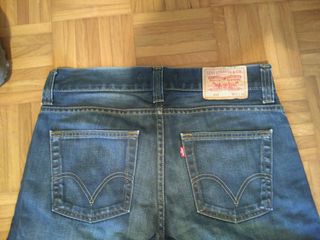 Pantalón vaquero Levi's acampanado w32 L32