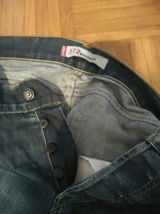 Pantalón vaquero Levi's acampanado w32 L32