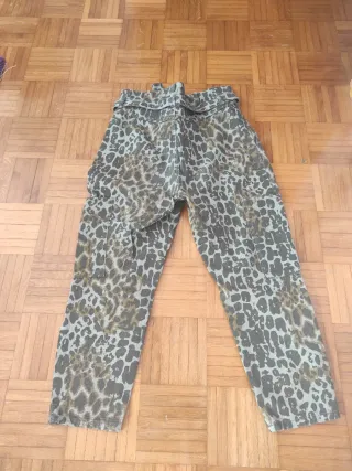 Vaqueros con estampado de leopardo