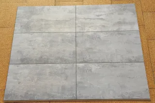 Tarima flotante gris piedra