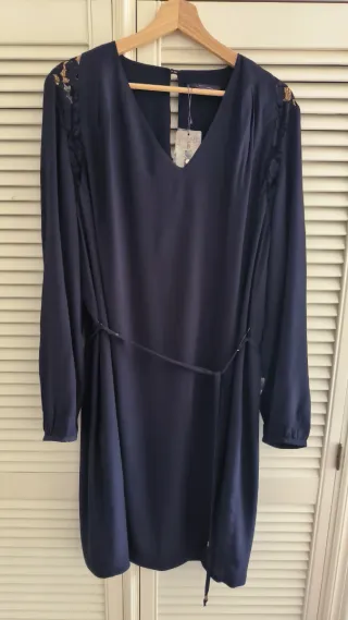 Vestido cóctel Violeta by Mango con etiquetas