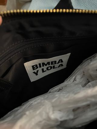 Bolso Bimba y Lola plateado y negro