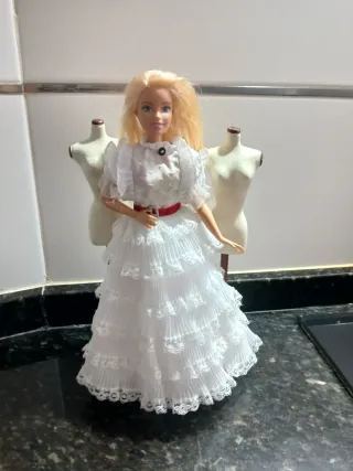 Barbie con 3 manichini per abiti