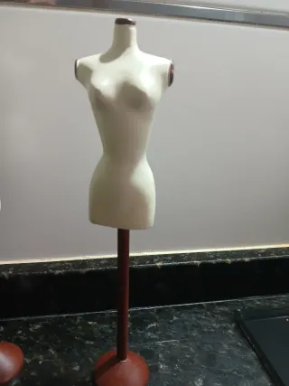 Barbie con 3 manichini per abiti