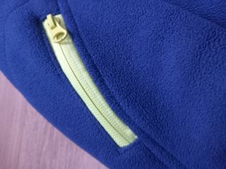 Chaqueta polar con capucha mujer