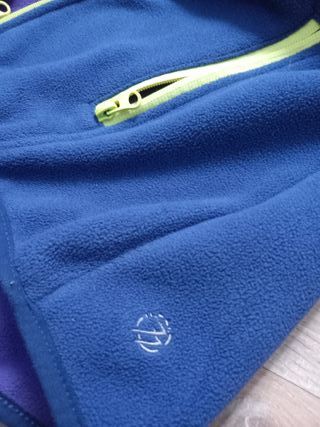 Chaqueta polar con capucha mujer