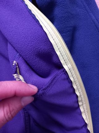 Chaqueta polar con capucha mujer