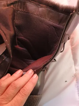 Botas cuña media caña con cordones y pelo