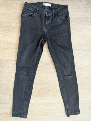 Pantalón vaquero Zara negro talla 38