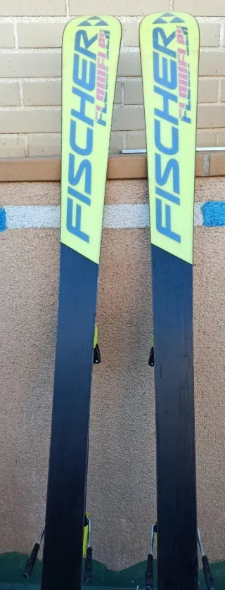 Esquís Fischer RC4 Worldcup. 160cm con fijaciones