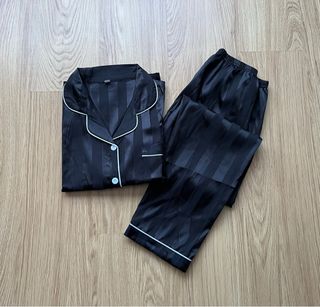 Pijama negro con rayas M