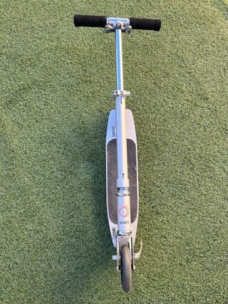 Patinete plegable plateado