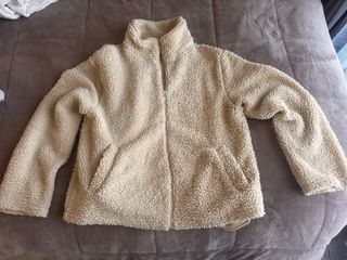 Chaqueta beige de borreguito