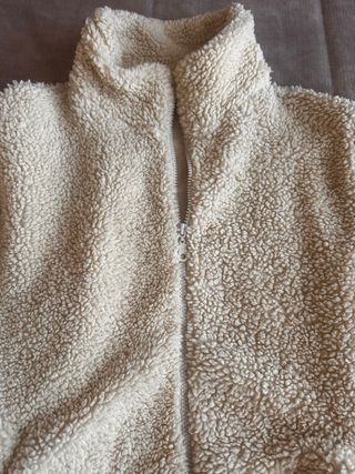 Chaqueta beige de borreguito