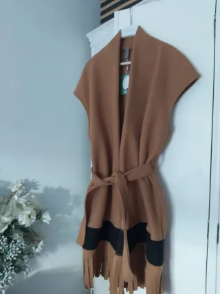 Abrigo chaleco marrón sin mangas