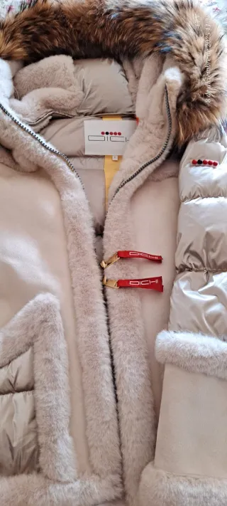 Parka DICHI Helen Beige con Capucha de Pelo
