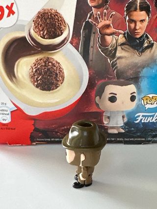 Figura Kinder Joy Stranger Things Hopper