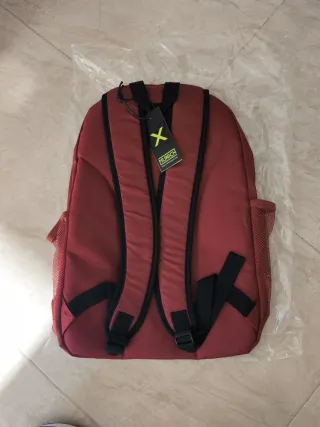 Mochila Munich Roja Negra (medidas aprox. 45*35*15