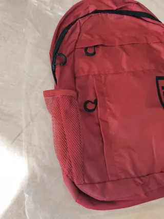 Mochila Munich Roja Negra (medidas aprox. 45*35*15