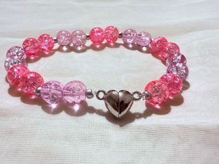 Pulsera con corazón plateado