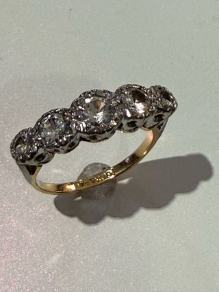 Sortija oro 18k antigua zafiros blancos