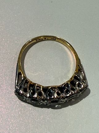 Sortija oro 18k antigua zafiros blancos