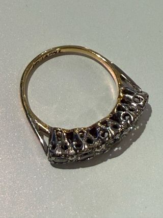 Sortija oro 18k antigua zafiros blancos