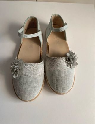 Sandalias niña ceremonia flor encaje